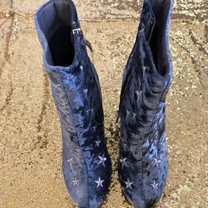 💙⭐️ Brand New Never Worn Booties⭐️ 💙